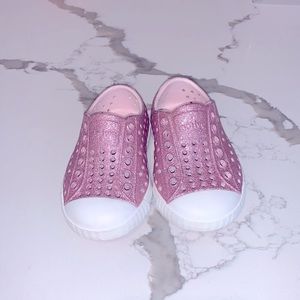 Native Size 4 Glitter Pink